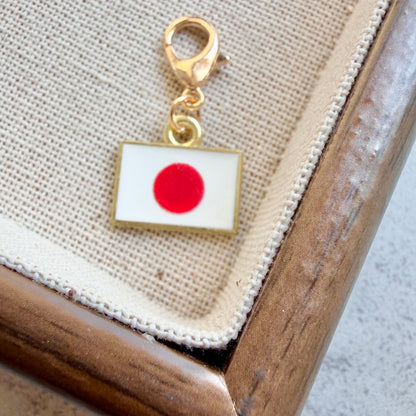 American Flag Enamel Keychain Pendant ? Patriotic USA Flag Key Ring & Bag Charm