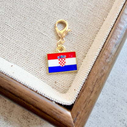 American Flag Enamel Keychain Pendant ? Patriotic USA Flag Key Ring & Bag Charm